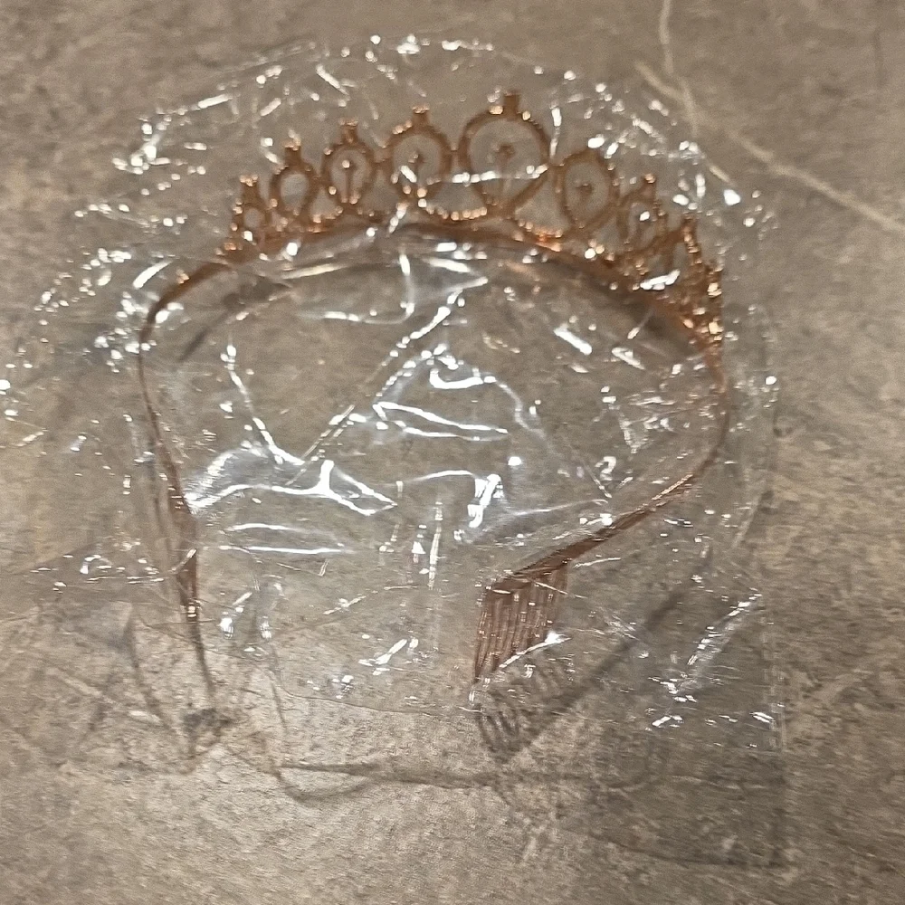 (J64) Glittering Rose Gold Cake Toppers Plus Rose Gold Metal Crown